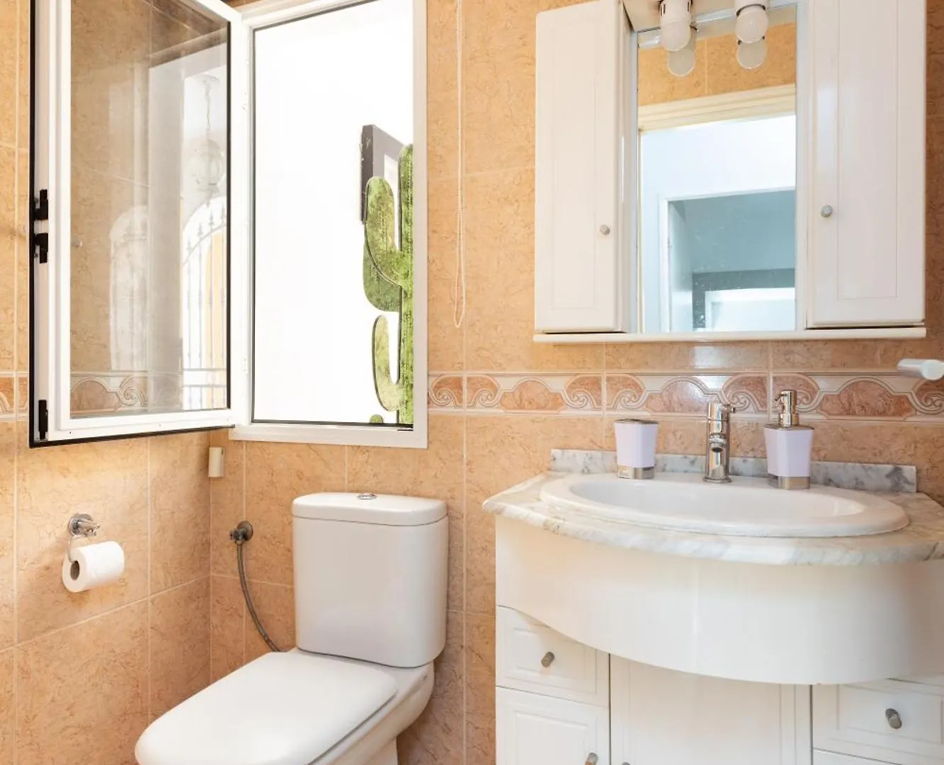 Luxurious Villa 1,5 Kilometers From Costa Adeje